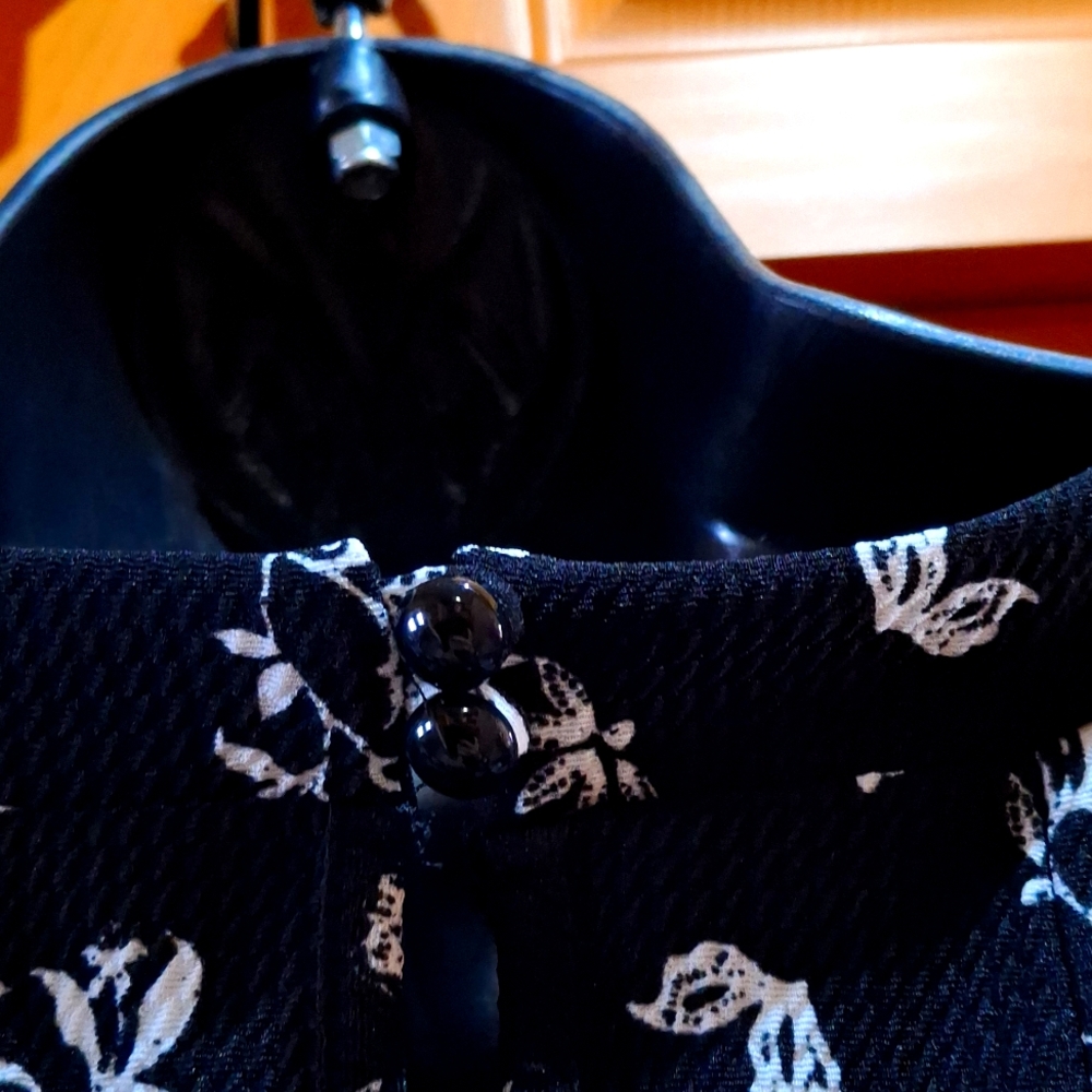 Haani Petites Size PL, Black And White Print. - Picture 5 of 7